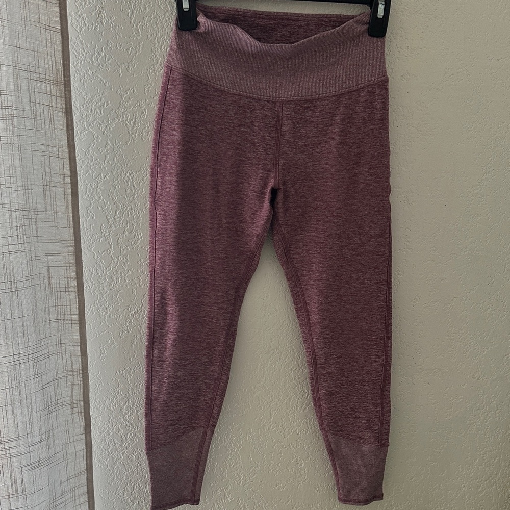 ALO Yoga Women's Maroon Leggings